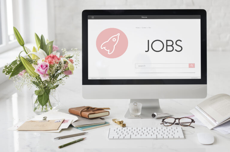 "Top 10 legit online jobs for students in India 2025 – flexible work from home opportunities like freelancing, tutoring, content writing, social media management"
